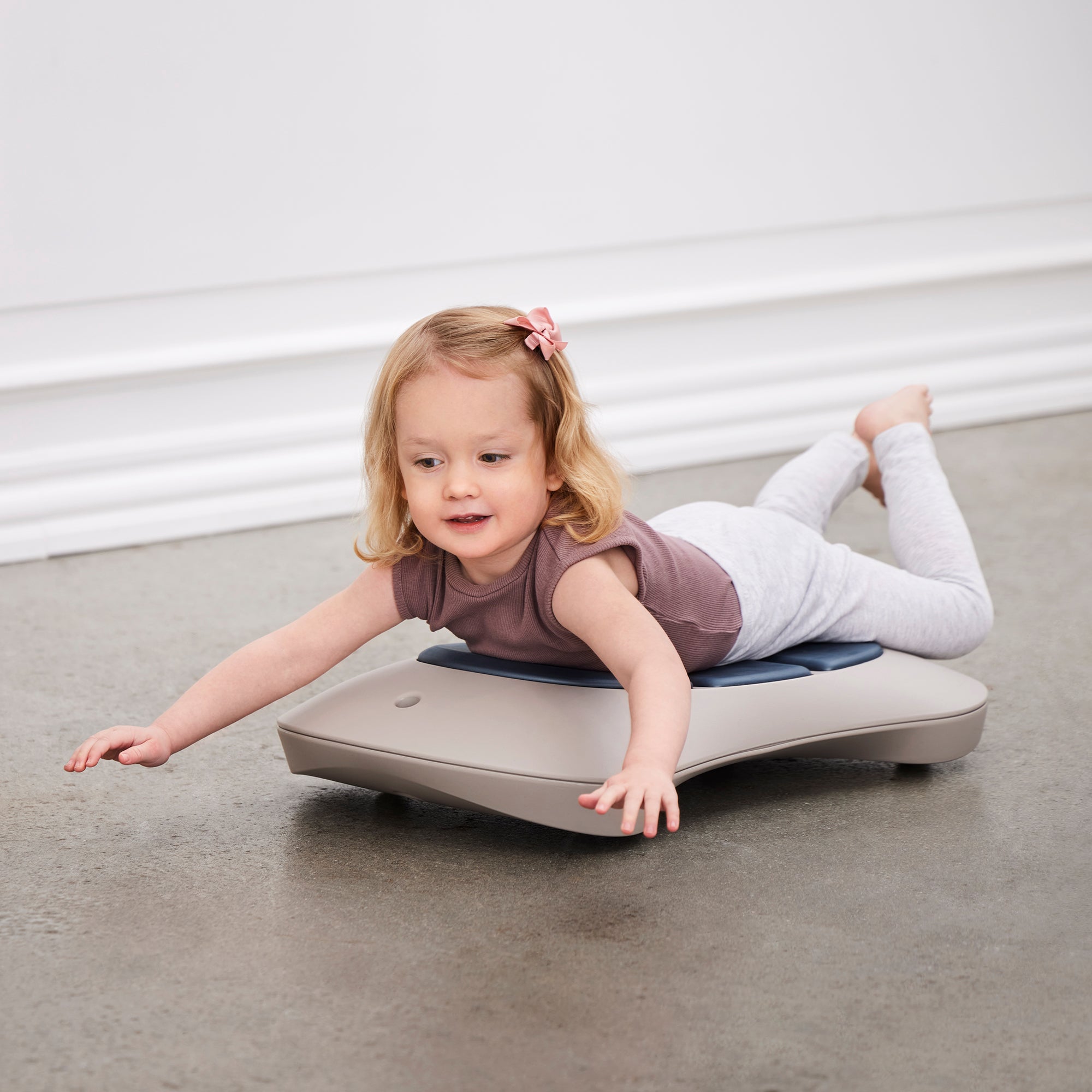 Gonge Floor Surfer Roller Board – Sensory Vestibular Development Toy for Kids
