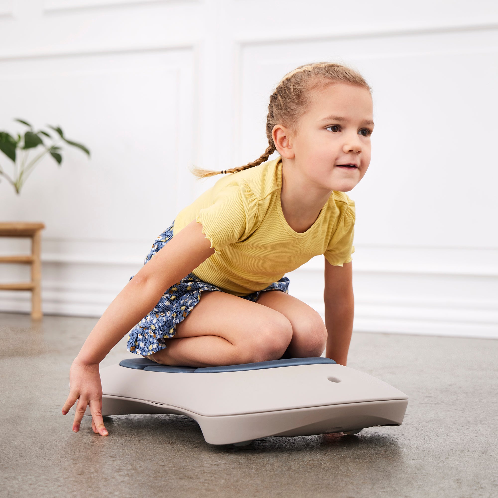 Gonge Floor Surfer Roller Board – Sensory Vestibular Development Toy for Kids