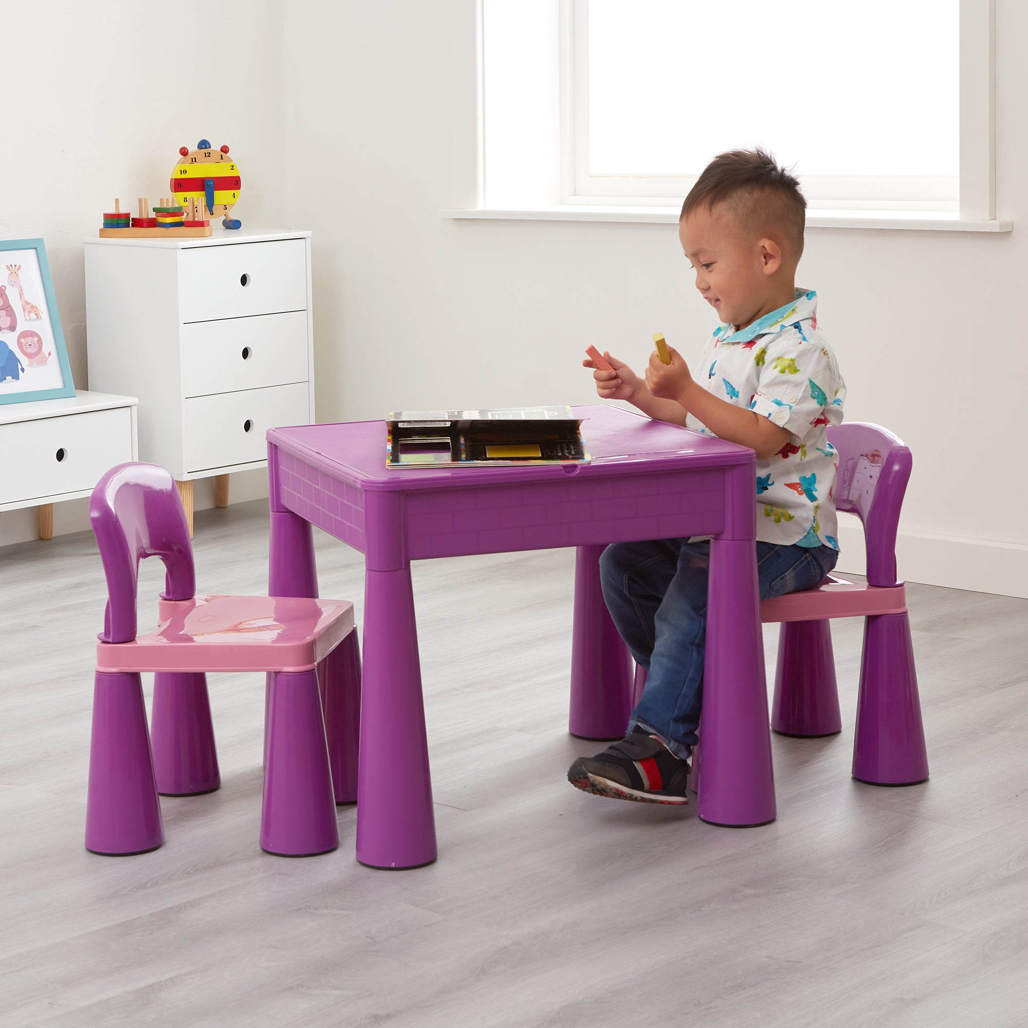 Kids 5-in-1 Activity Table & 2 Chairs Set – Reversible Brick Build, Sand & Water Play