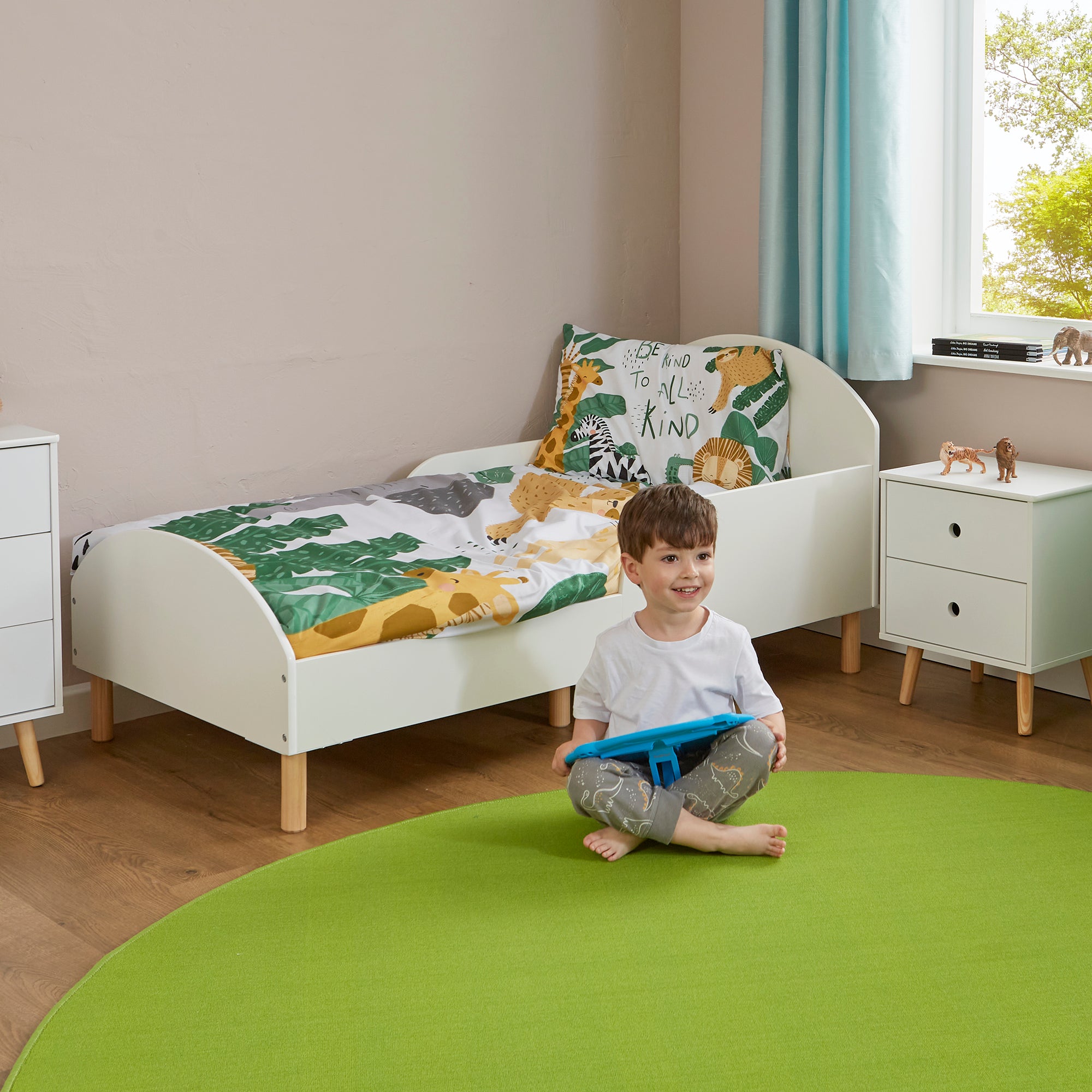White Kids Toddler Bed – Low Ground Safe Transition Cot Bed Ages 18m-5y