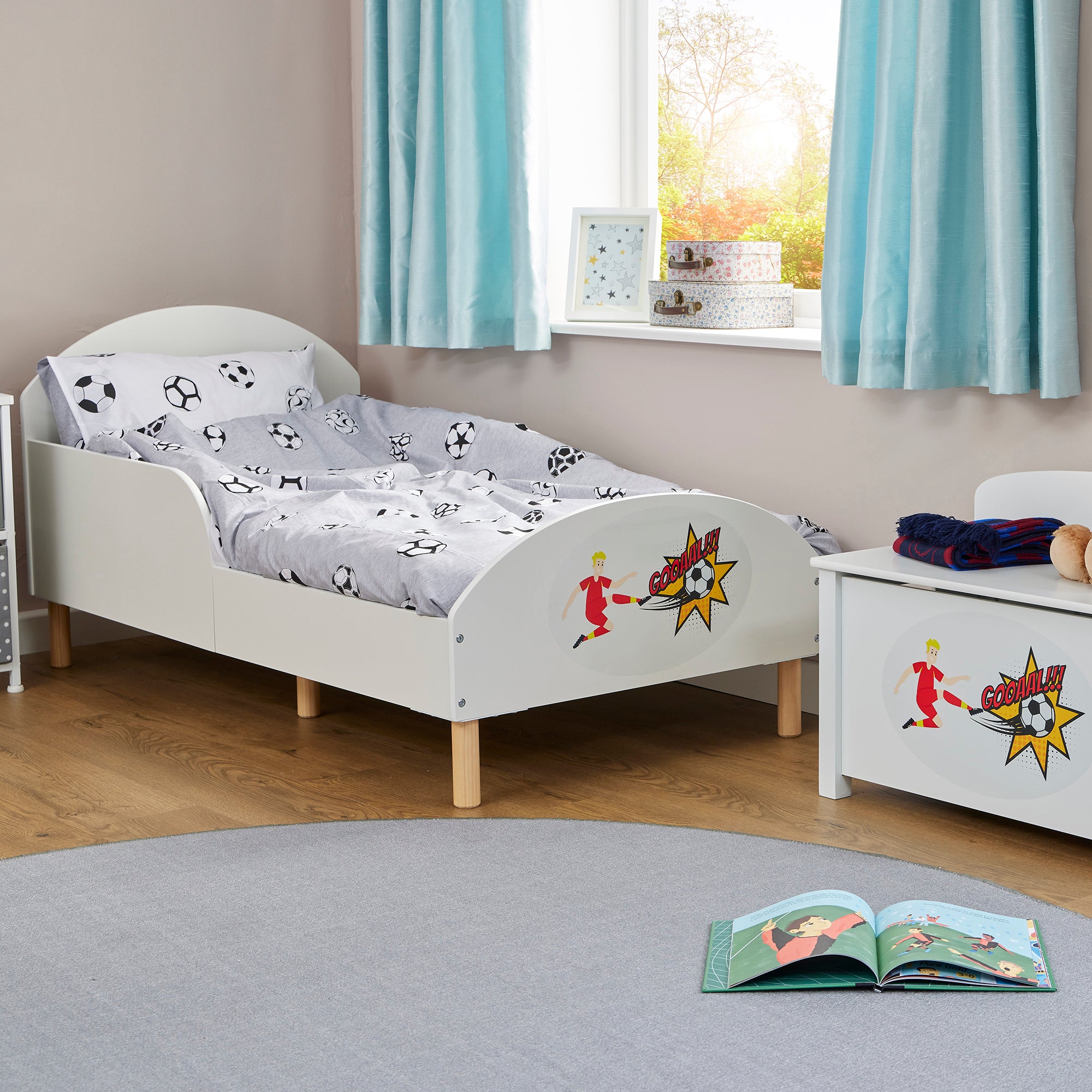 Football Themed Toddler Bed – Kids Soccer Design Cot Transition Bed