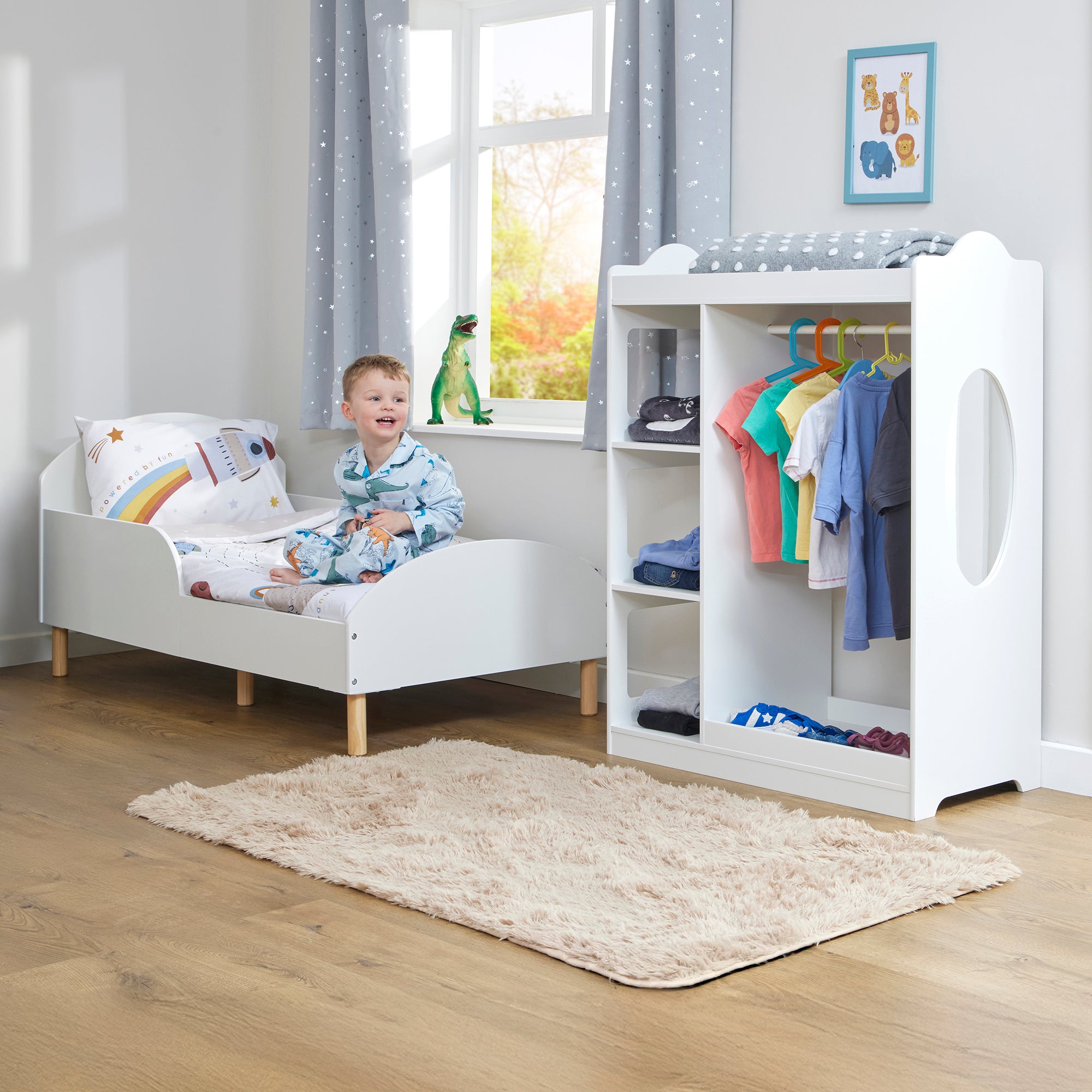 Kids Dressing Rail with Mirror – White Wooden Dress-Up Rail (Ages 3–7)