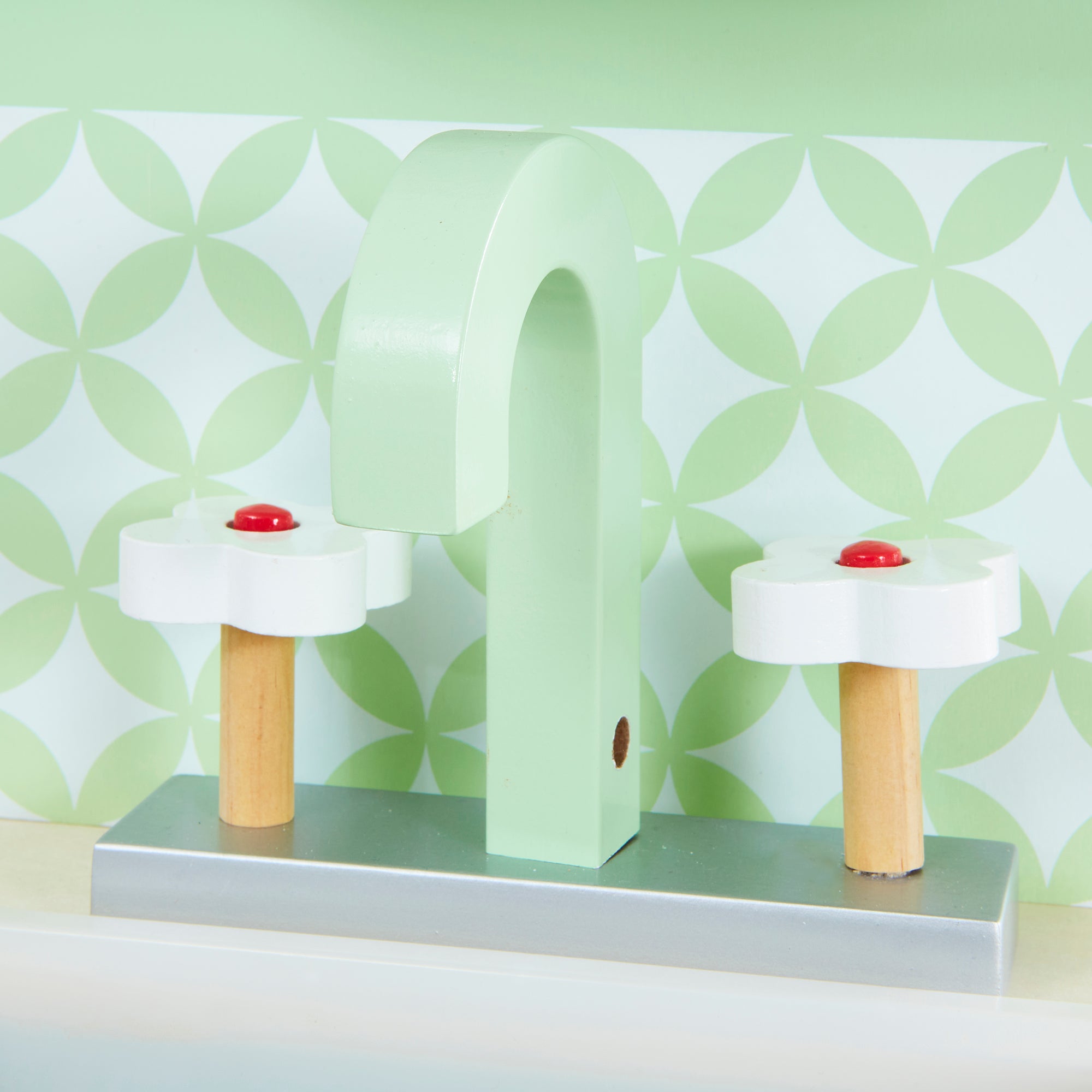 Kids Retro Wooden Play Kitchen with 8 Accessories (Ages 3+)