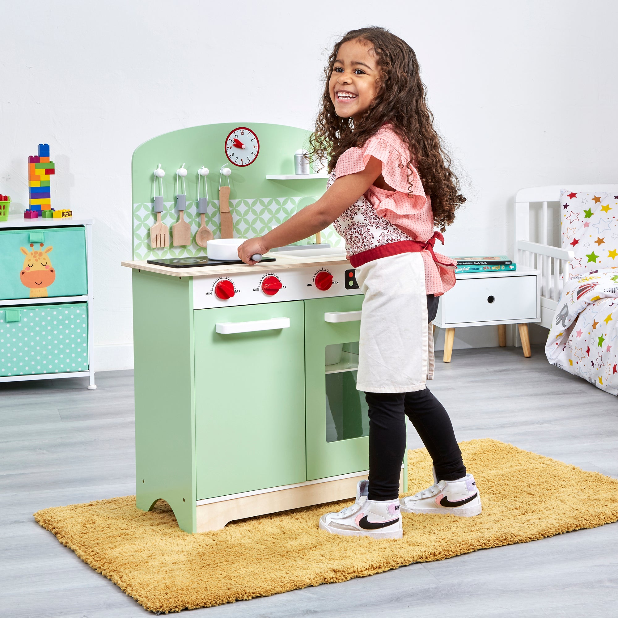 Kids Retro Wooden Play Kitchen with 8 Accessories (Ages 3+)