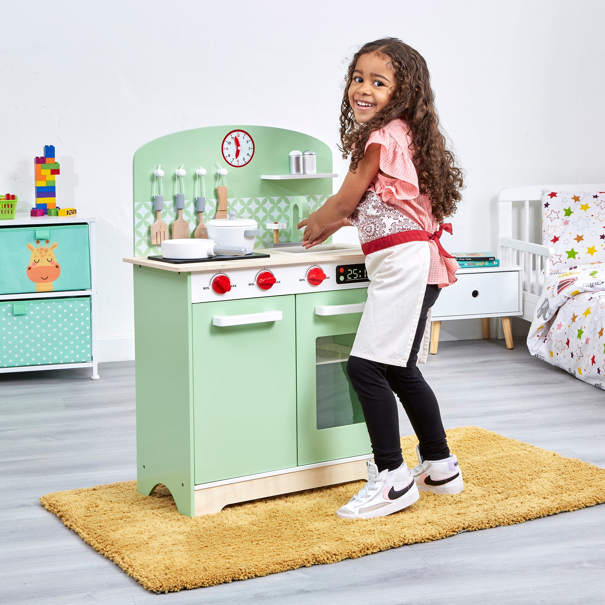 Kids Retro Wooden Play Kitchen with 8 Accessories (Ages 3+)