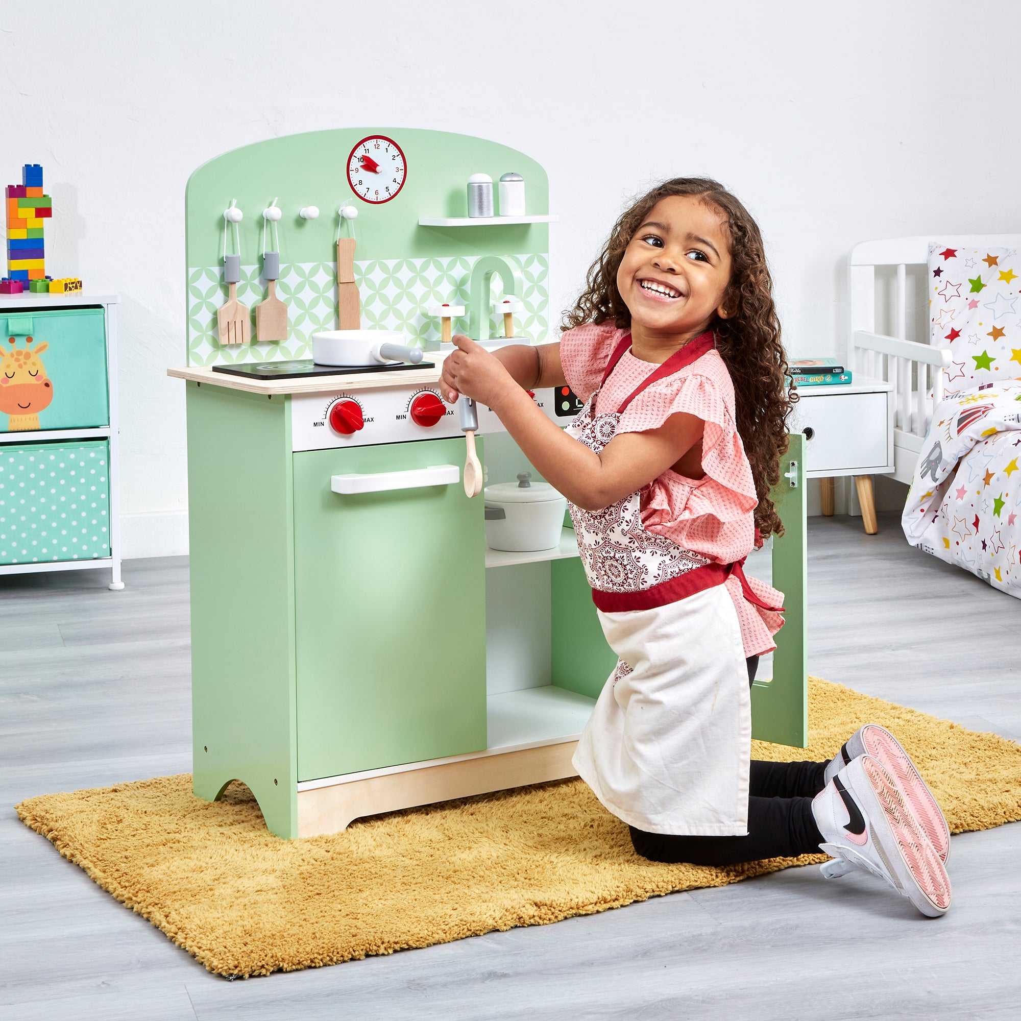 Kids Retro Wooden Play Kitchen with 8 Accessories (Ages 3+)
